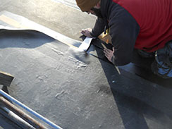 rubber-roof-repair-waterloo-ia